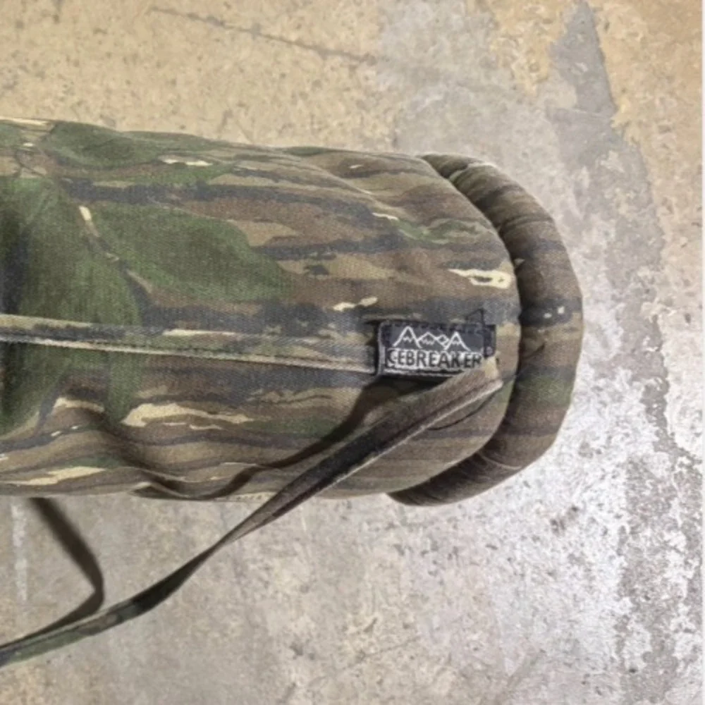 Vintage Icebreaker Camouflage Hand Warmer Plush Lined Hunting Muff Very Warm